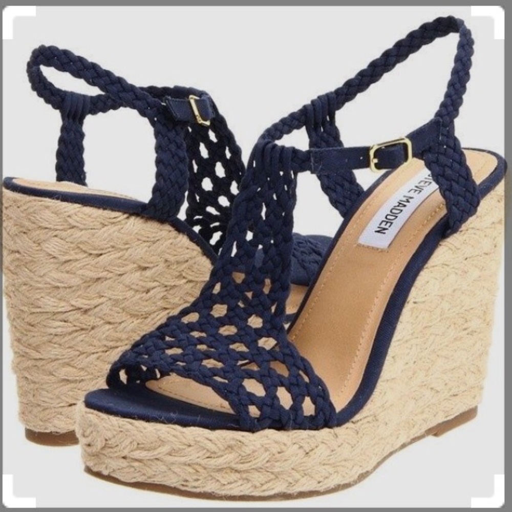 *Host Pick* Steve Madden Maui Sandal in Navy